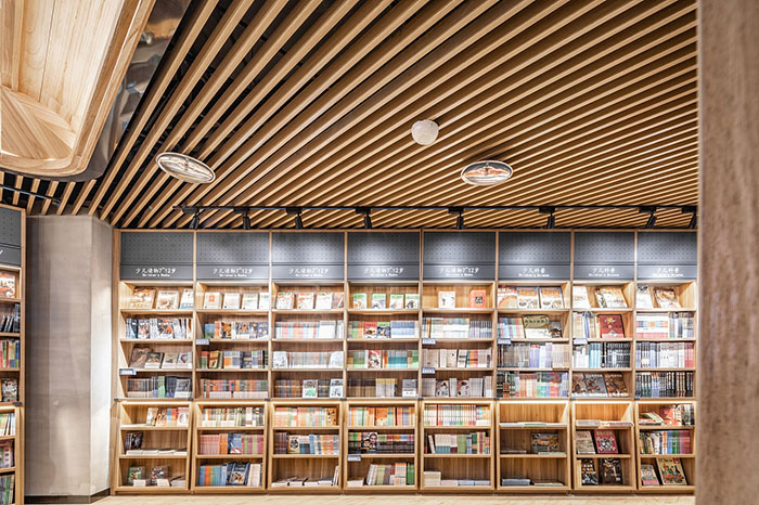 南京木質(zhì)loft風書店裝修設計案例效果圖