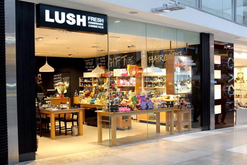 南京飾品店設(shè)計裝修公司（飾品店裝修設(shè)計更好的節(jié)約成本）
